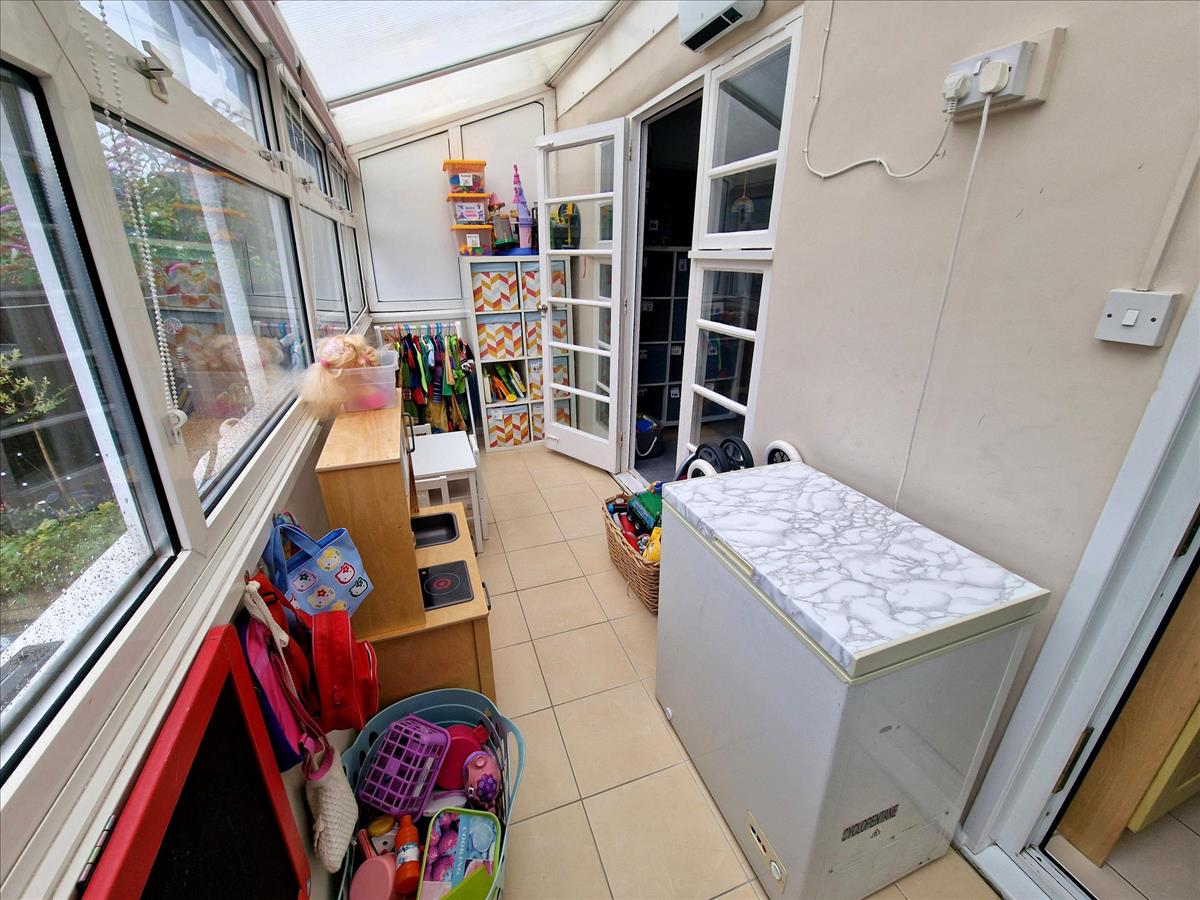 Property Image 353908d7-651d-4e70-a93c-dcc3429b7c40