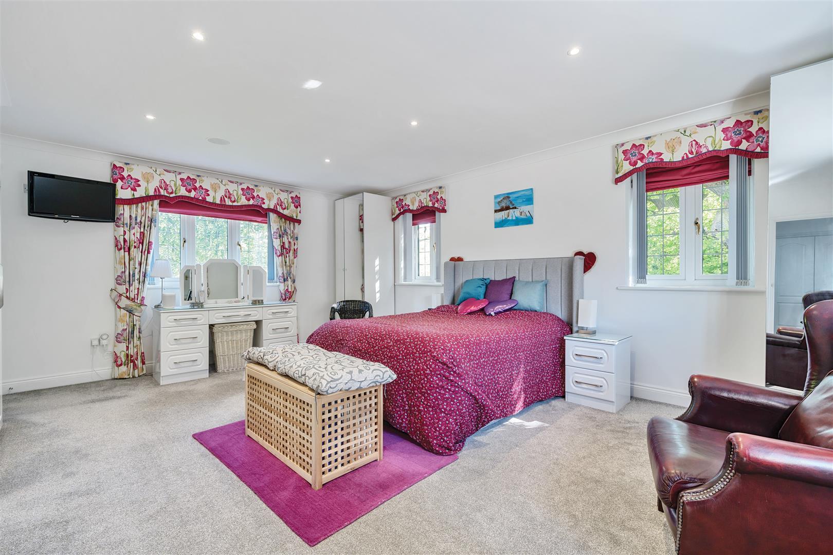 Property Image 35748735-5f0e-4e82-8012-dce218fa3958