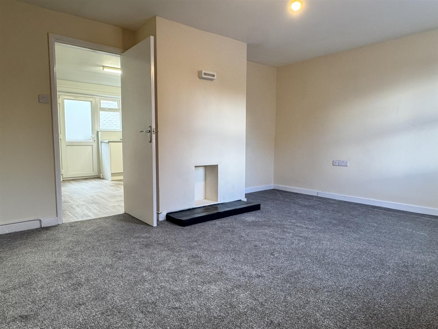 Property Image 35a0dd2f-0ba5-4e88-9fbe-b39a74a99b5a