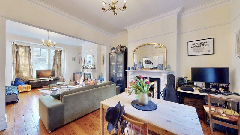 Property Image 35a246eb-a800-4bb0-94a1-41217cbb61eb