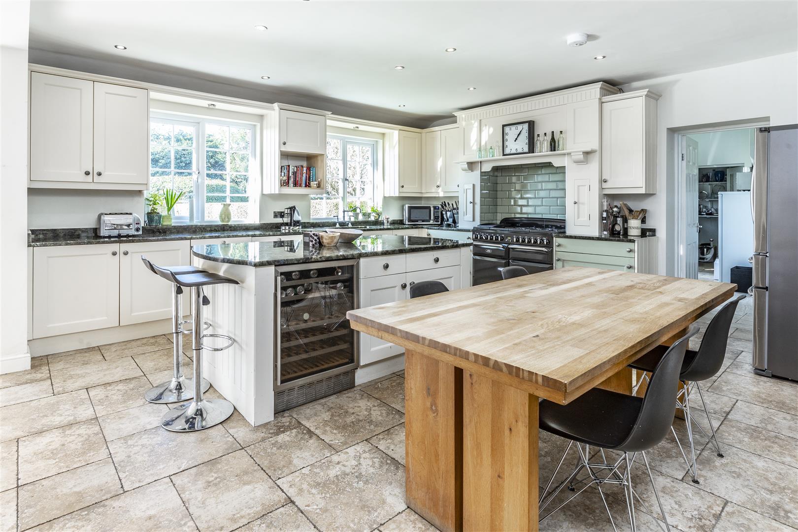 Property Image 35aefa12-57c6-4086-af65-757445d32c7e