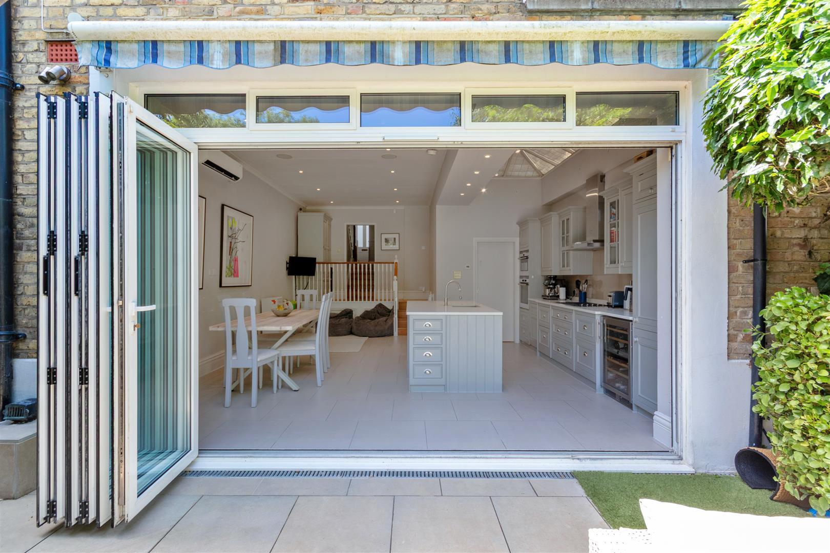 Property Image 35c4cdb1-5184-4d8c-923d-75384c9f283e