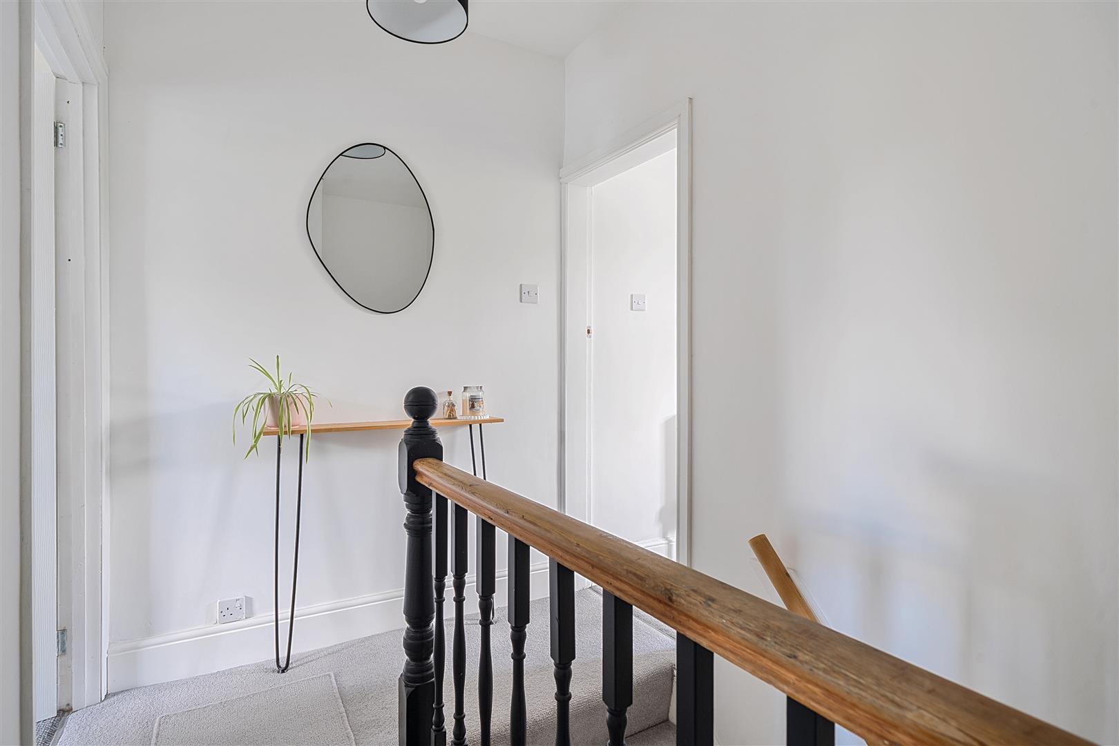Property Image 35c973d2-e379-4d57-abc2-6dfa406b5884