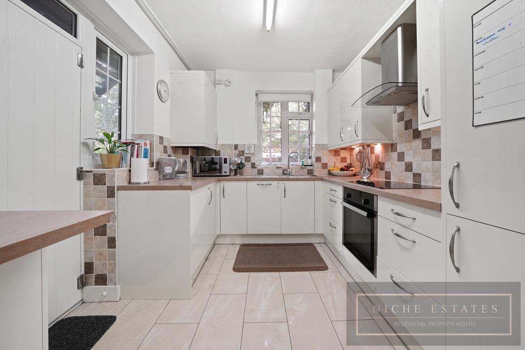 Property Image 35e9d770-42f2-4460-9c92-3fcecbe3826d