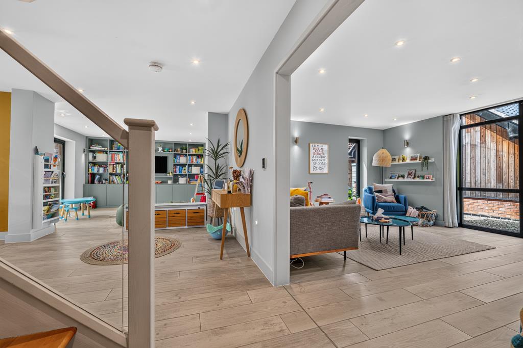 Property Image 35f3cf16-d00e-474e-bf73-8ffa799ef347