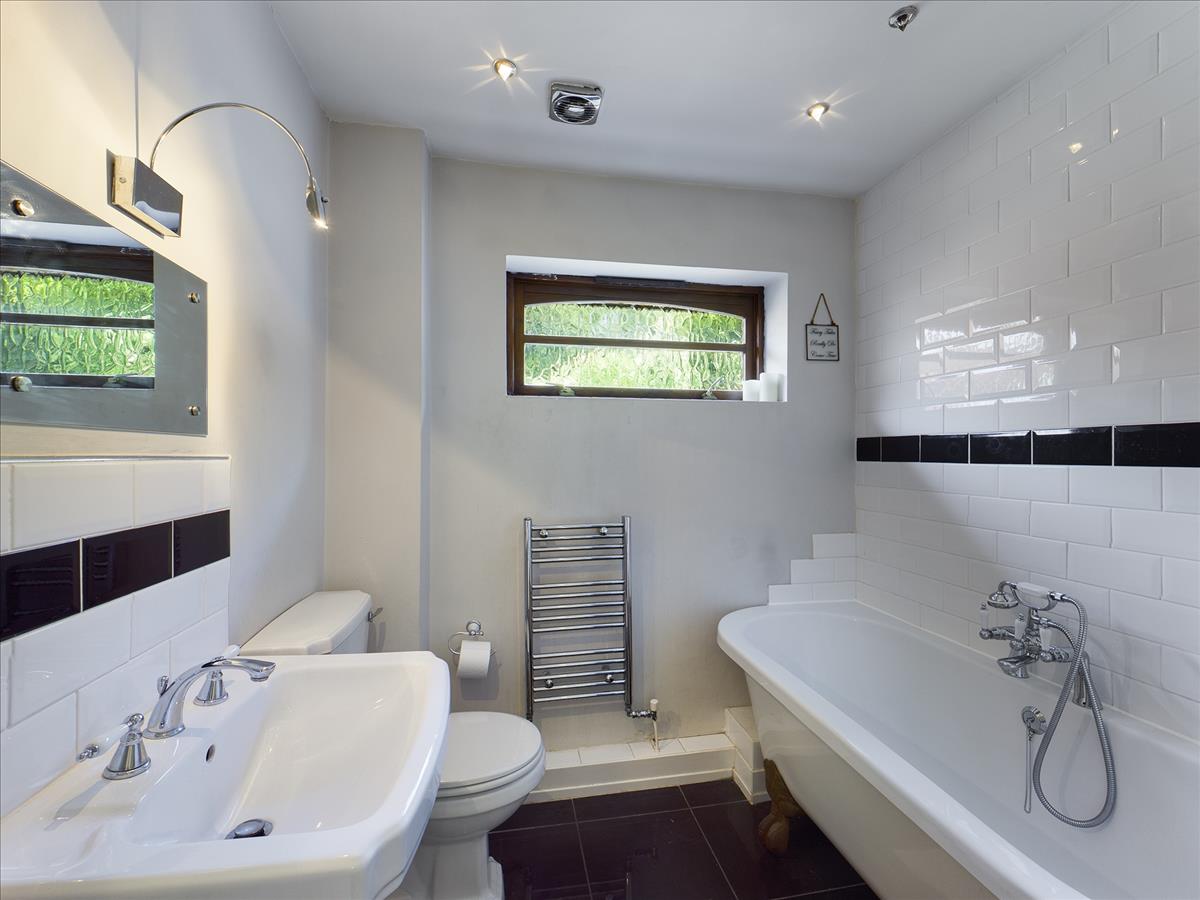 Property Image 36348f60-f6c1-41eb-831f-d6b4242063f9
