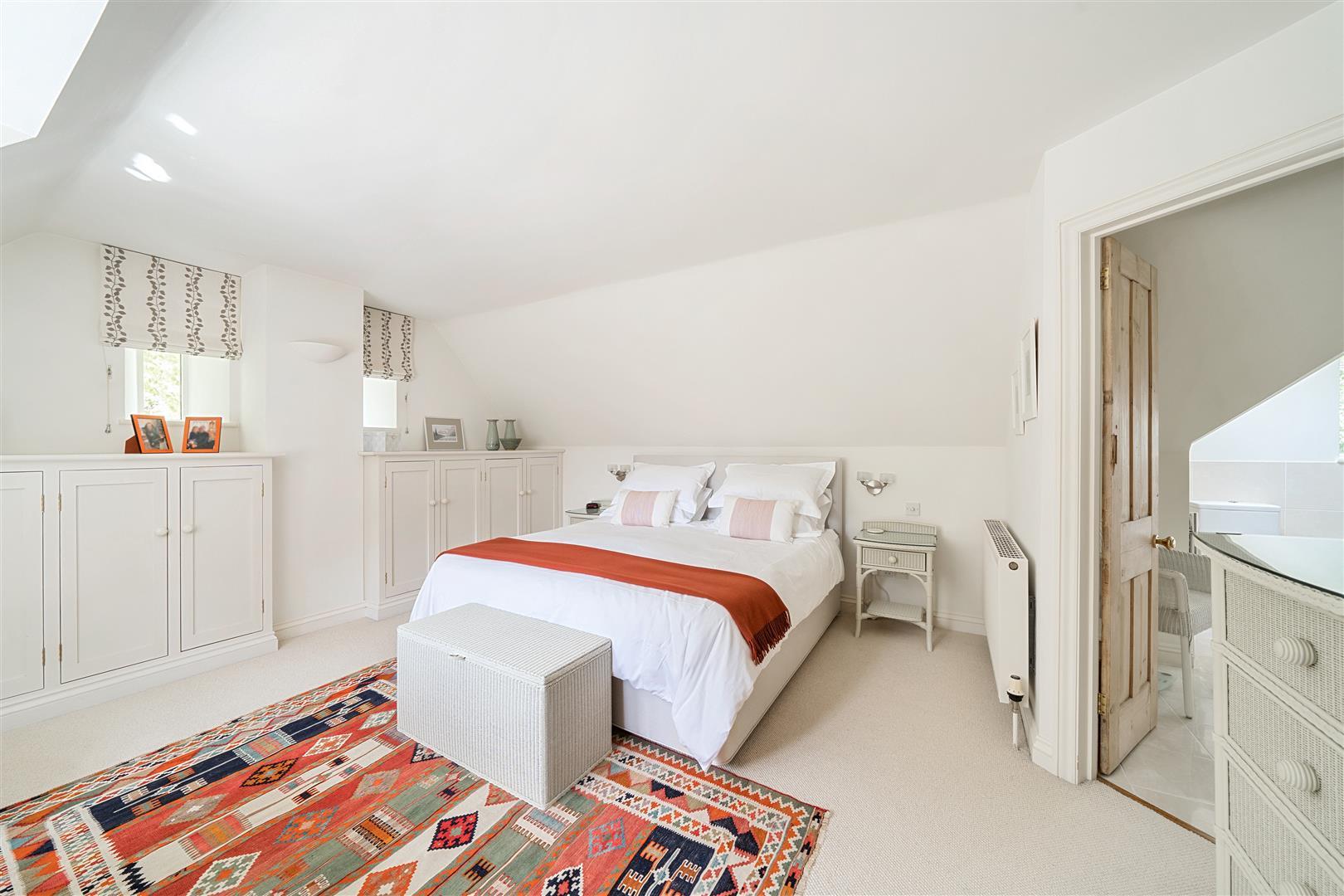 Property Image 36970605-3f15-4789-aa85-18225672f06d