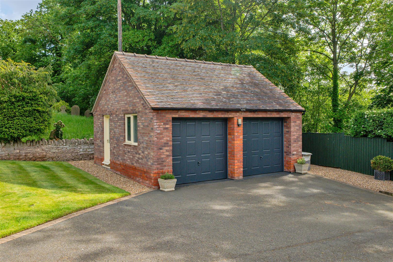 Property Image 36acf351-36b1-4f64-bd4a-5537f33f3e72