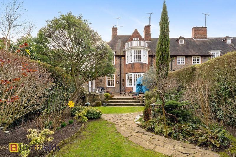Property Image 36c6bb08-6b7f-44e3-8c35-9360632d39c7