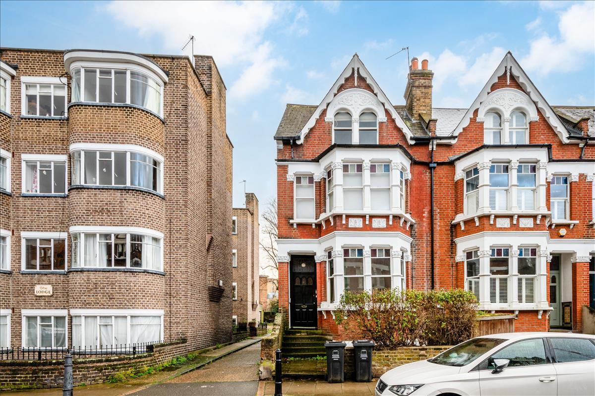 56 Clissold Crescent, Stoke Newington, N16 9AT