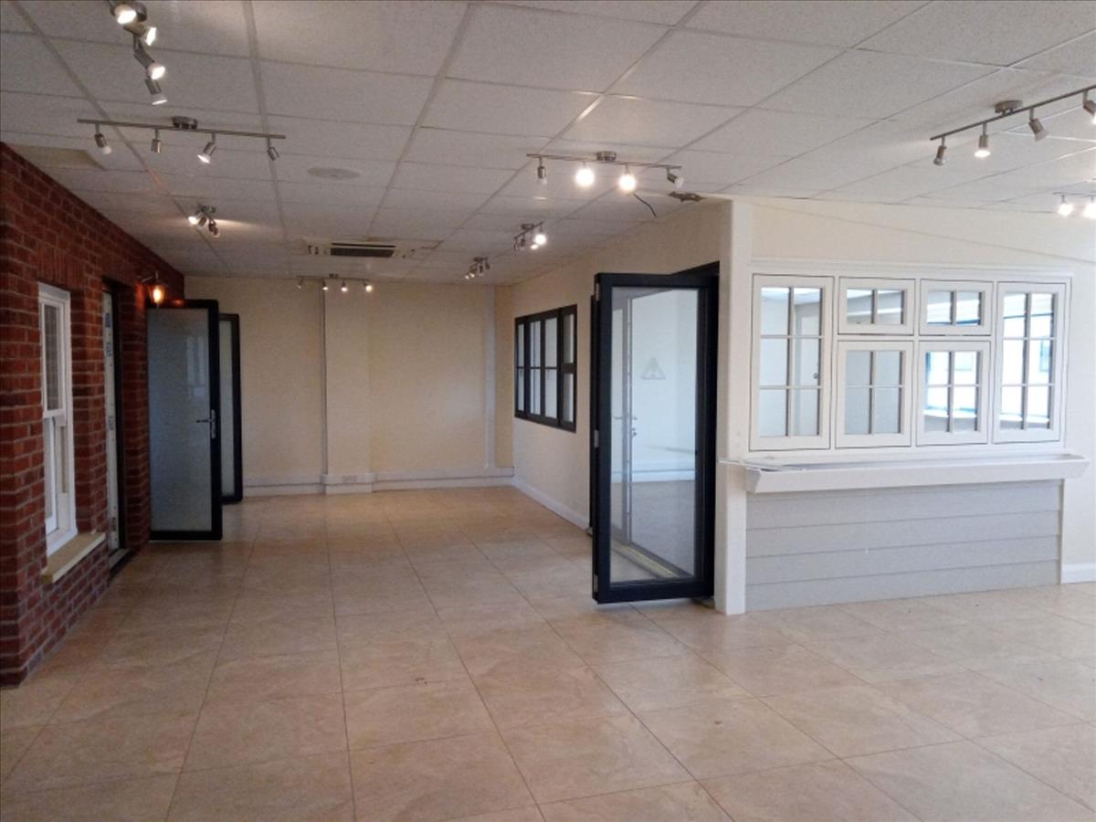 Property Image 36d73145-cd49-42cb-8ceb-b9b9f3d2e9ed