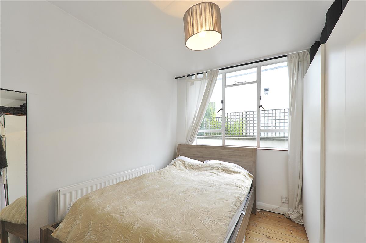 Large one double bedroom apartment for rent minutes from Upper Street Islington N1