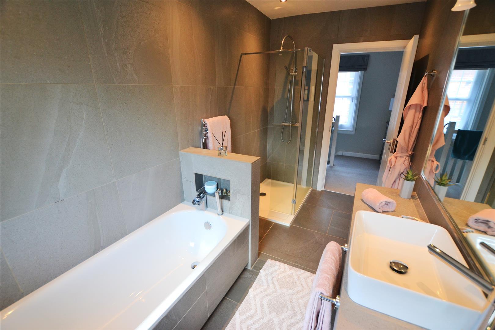 Property Image 370c5f90-e8c7-4f1f-9b36-9640801e995d