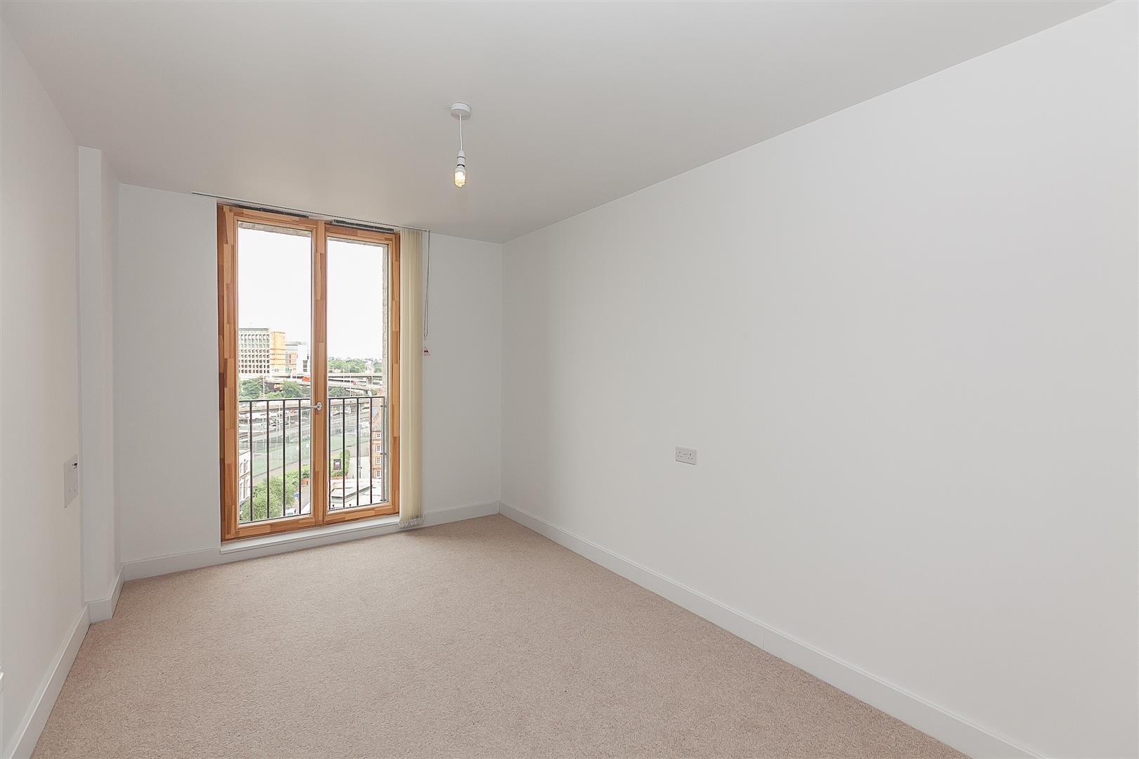 Property Image 37207510-f37e-4578-9e11-26985075a30c