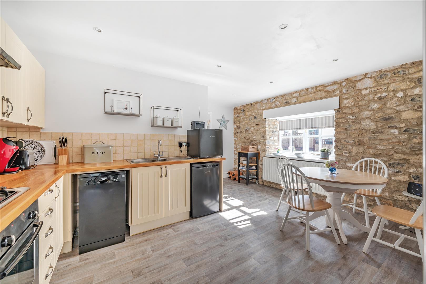 Property Image 374017d9-4576-4367-b1c6-6411ef977b97