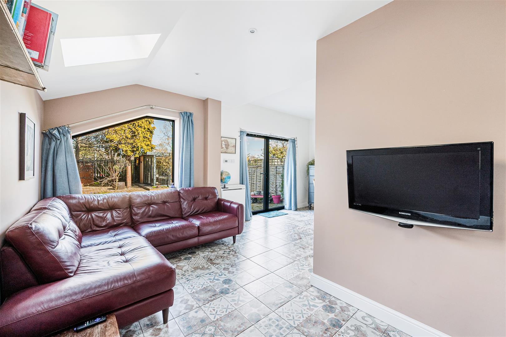 Property Image 37422e9c-e1fb-4857-a248-599d43d82e70