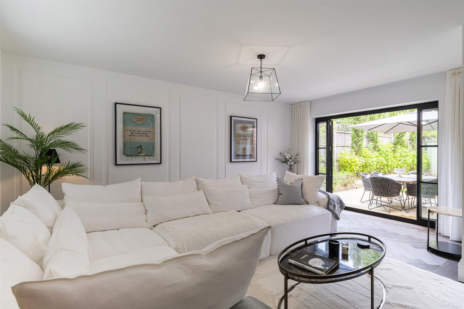Property Image 3758541a-1751-4833-bba4-385e1e4610f8