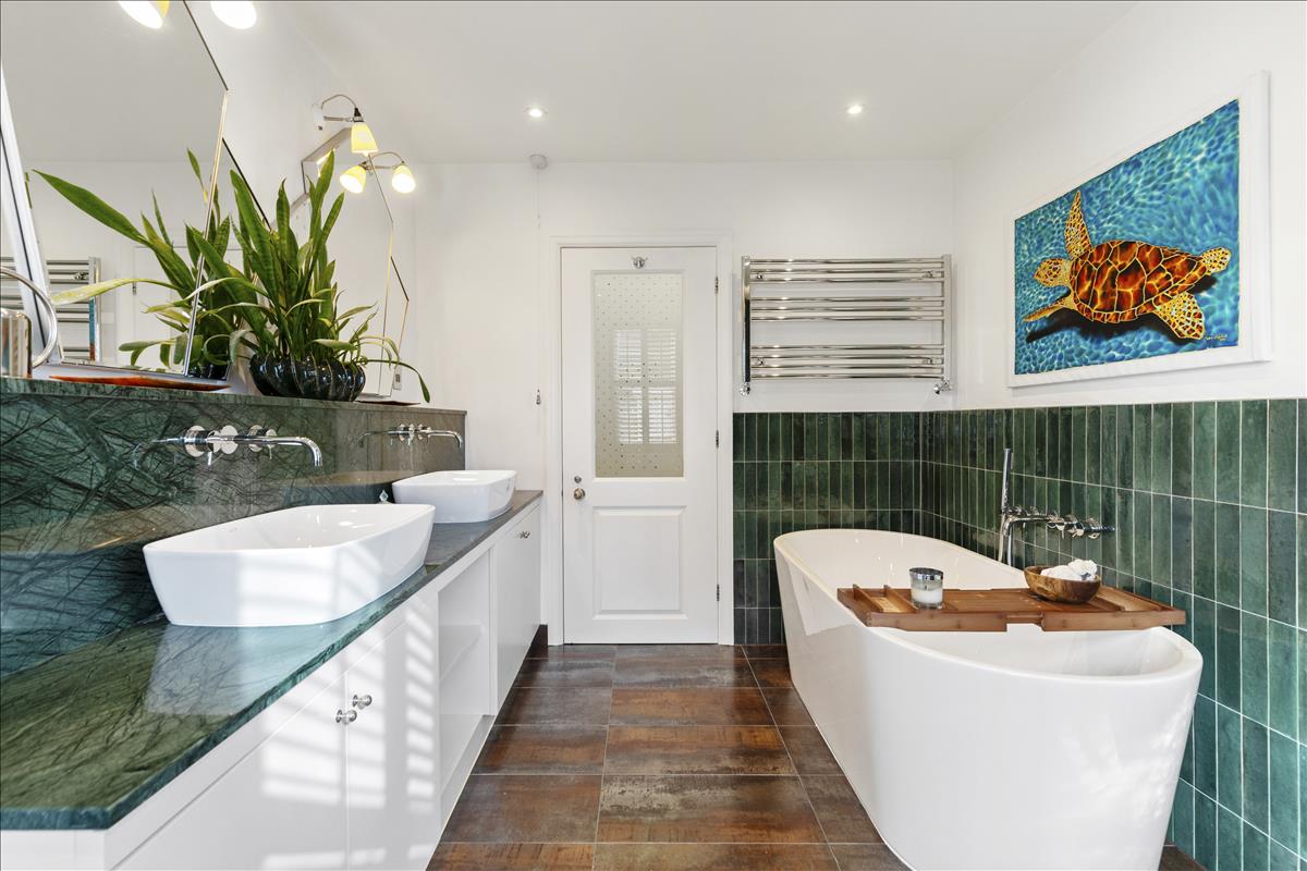 Property Image 378570fd-b585-4746-bdd3-369ce38d5555