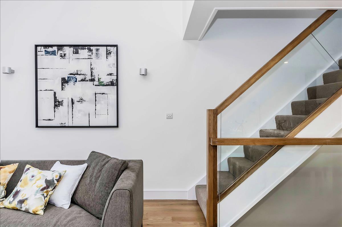 deluxe four bed gated mews house for rent in the heart of de beauvoir