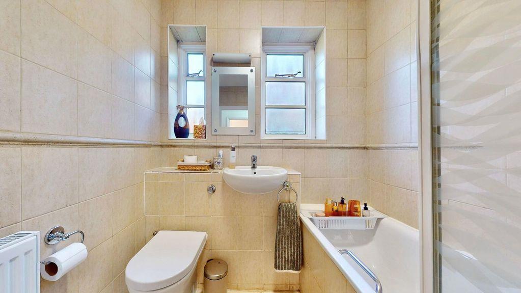 Property Image 379d21cb-6e86-4a7e-a2ef-9f266d740e34