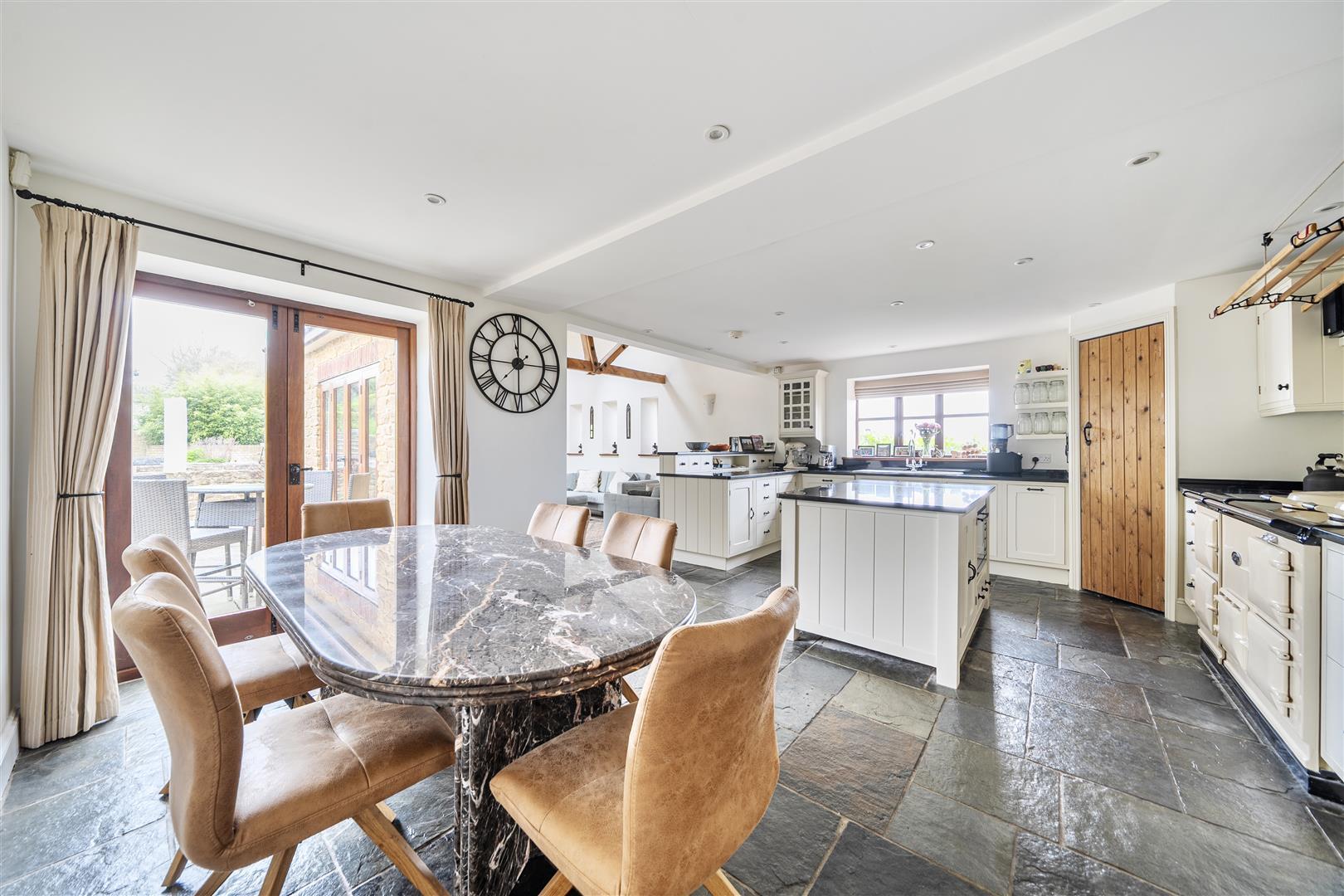 Property Image 37a1b2d1-c657-4028-8ddb-3eb698246889