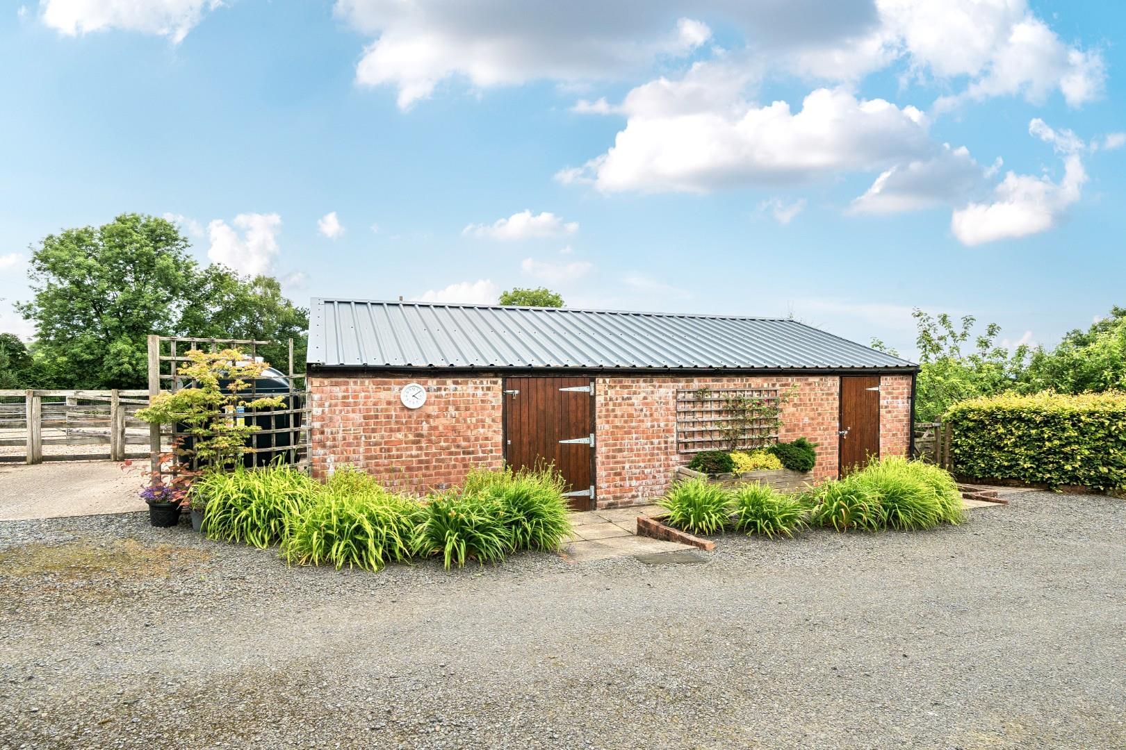 Property Image 37a252bc-da24-4641-8ed2-d7fbd71b9a46