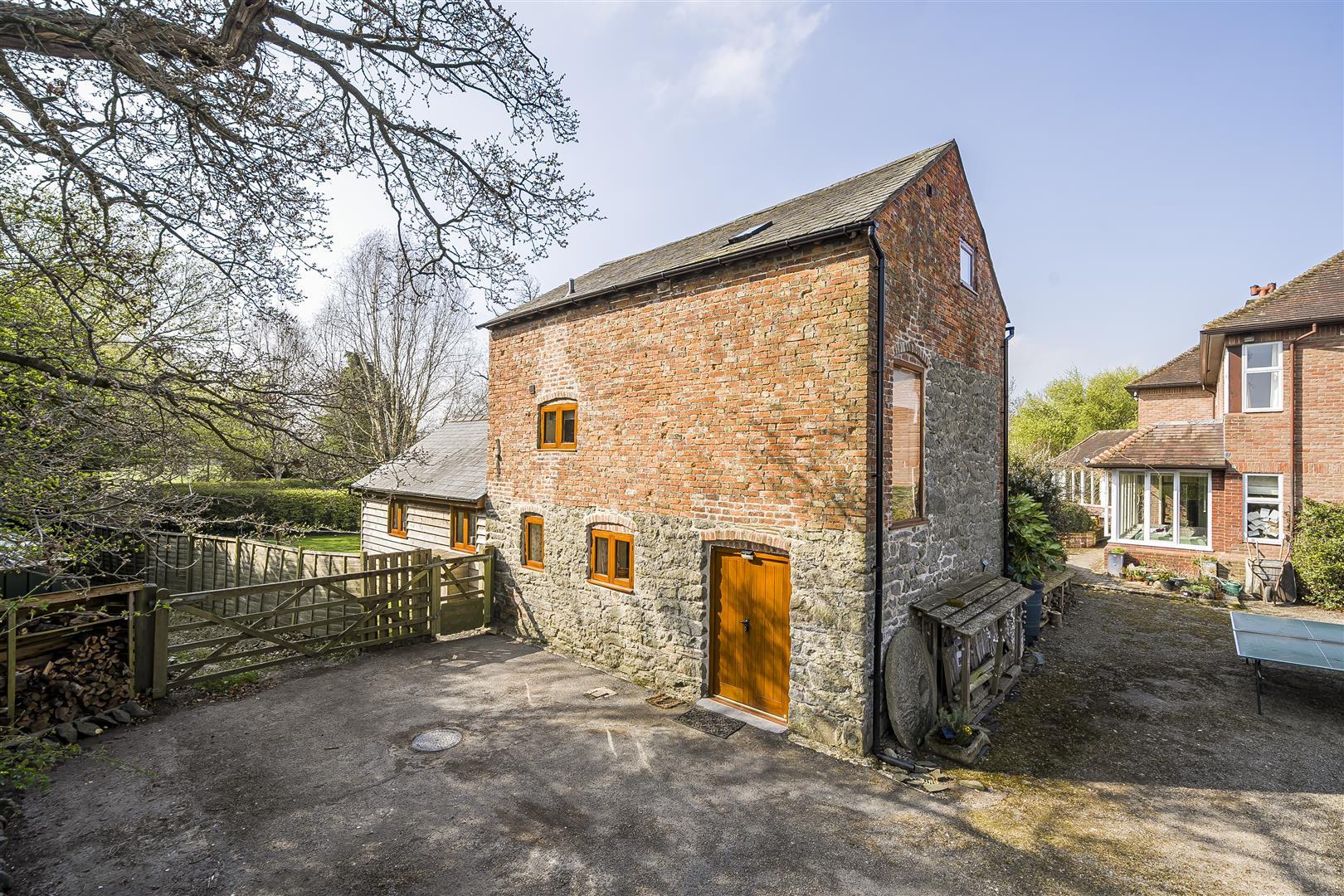 Property Image 37ab7b76-224b-43d6-830d-f07d063a6e4c