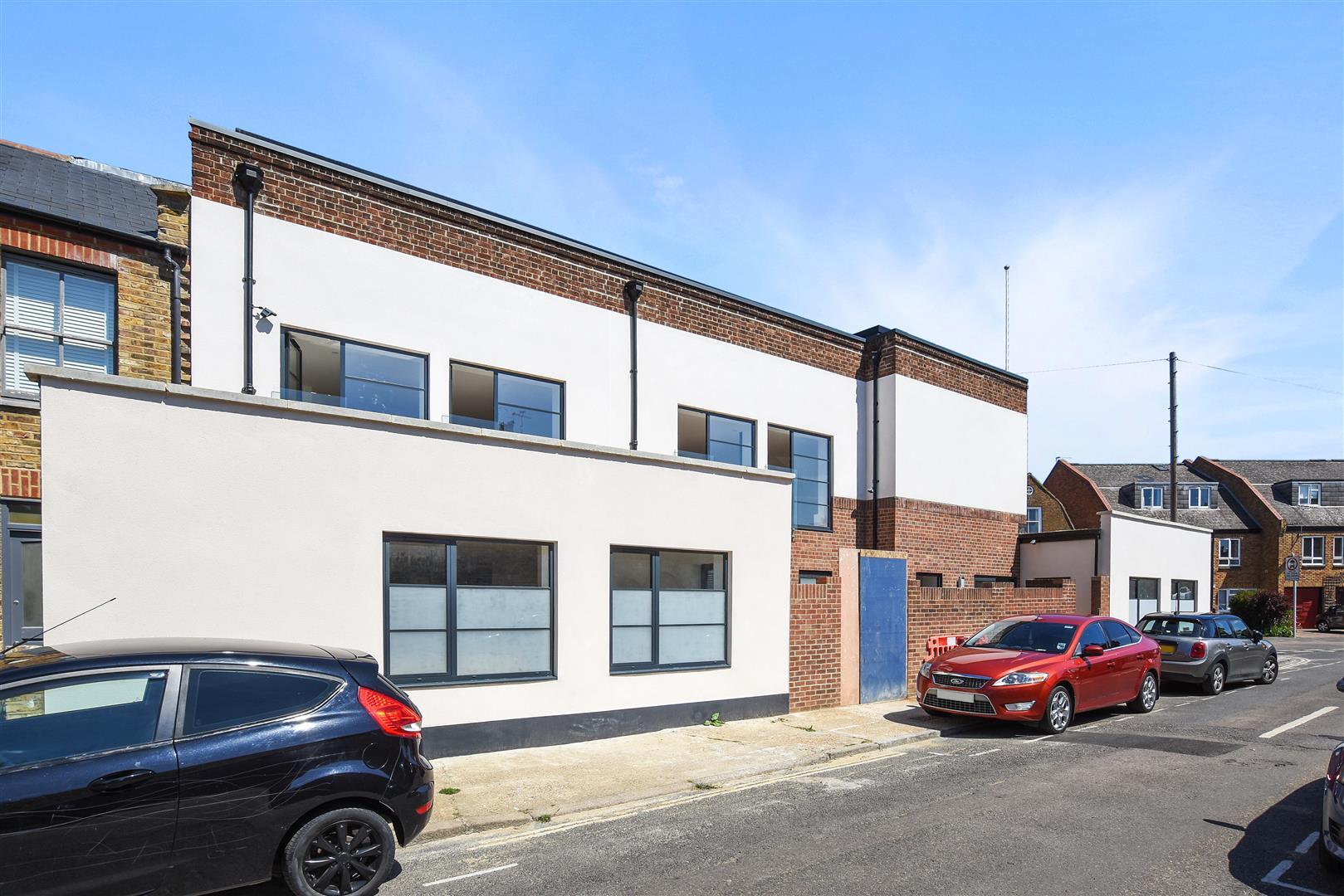 Property Image 37b0f530-7311-45ae-9950-37fc8d9098ed