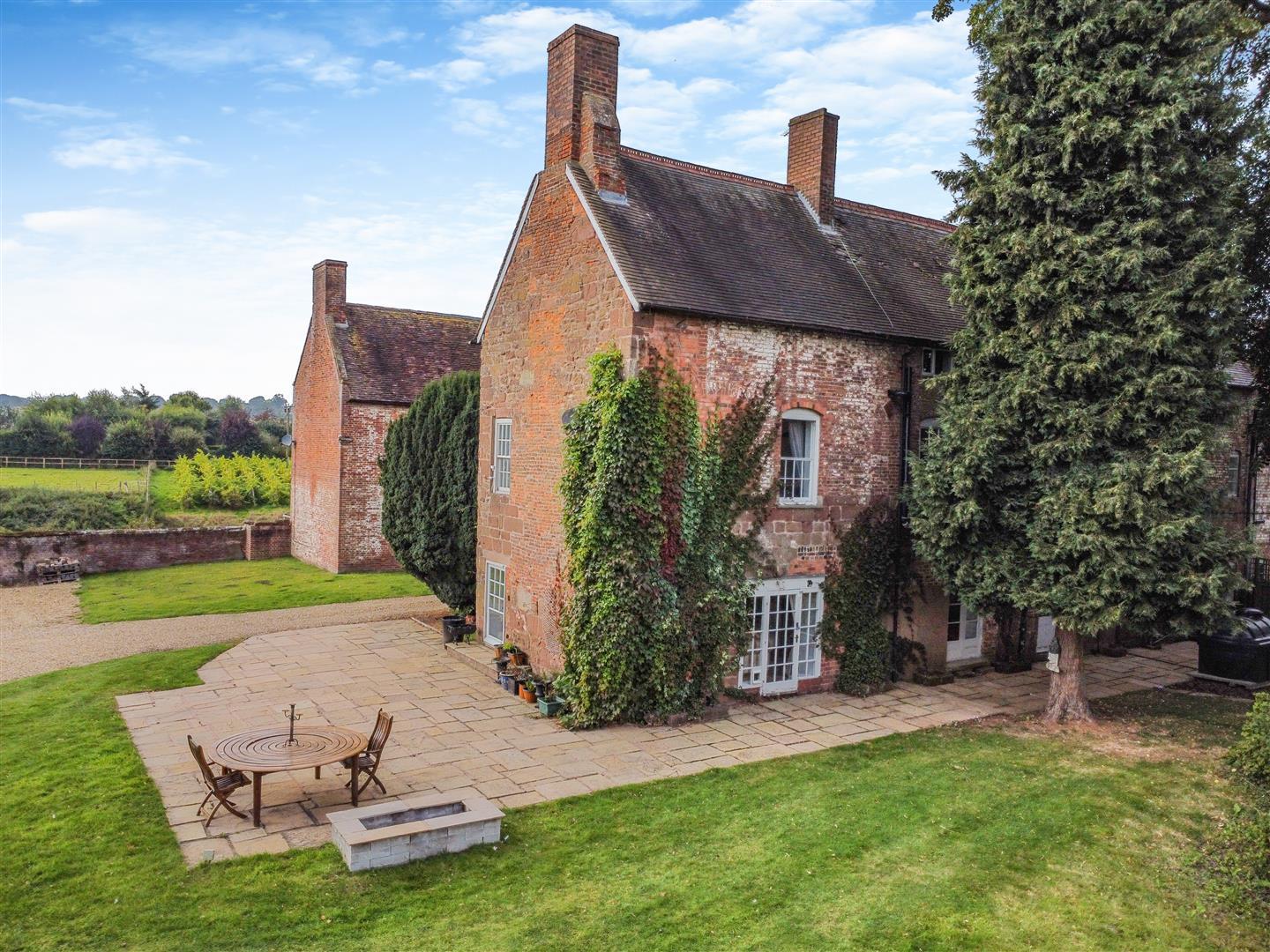 Property Image 37b99e78-8731-4d40-b7b0-f446e383d012