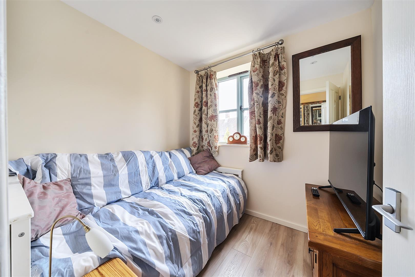 Property Image 37bf6deb-5853-4956-81e1-0d9a260252a2