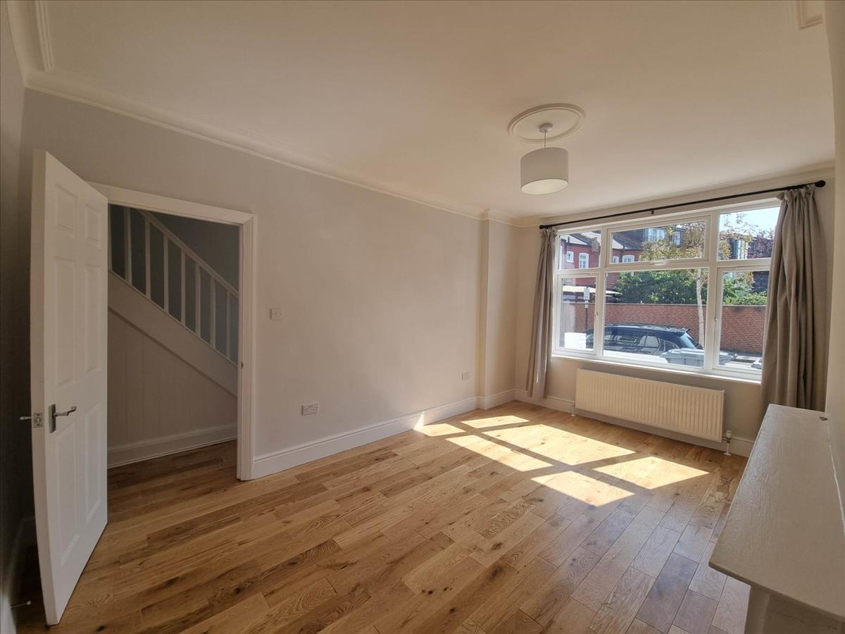 Property Image 37cd9a18-bcaf-42ff-8bd0-8d10ced00a6a