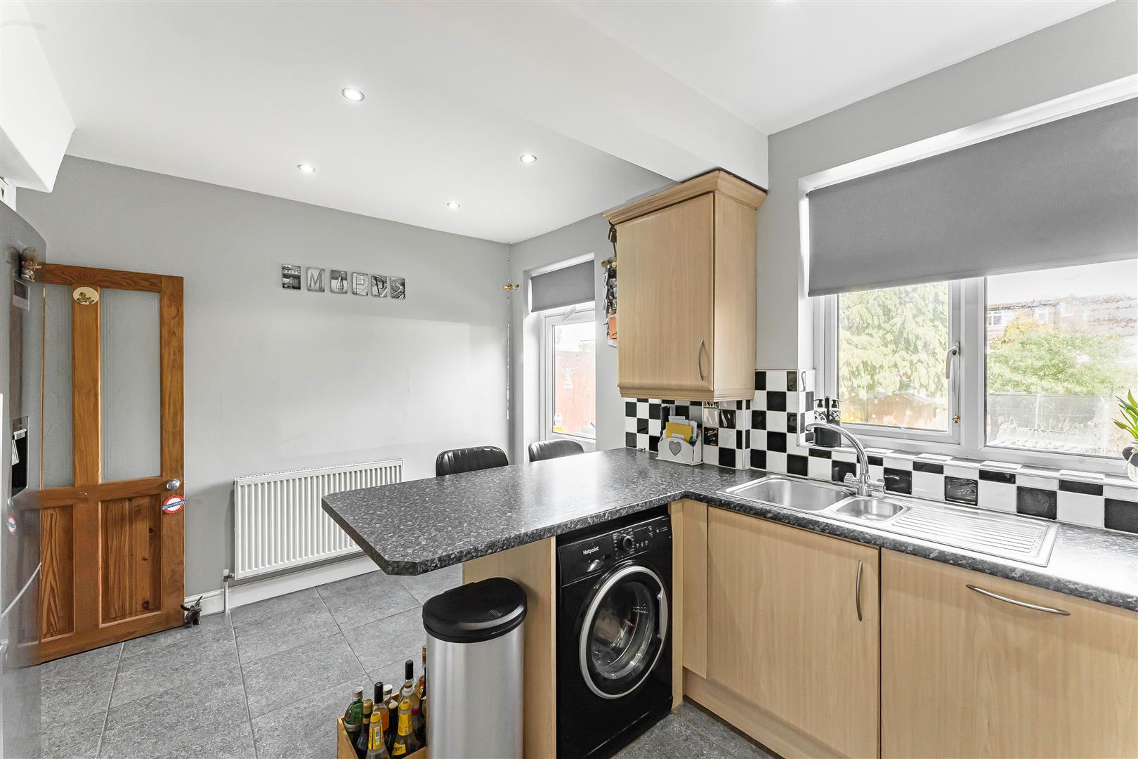 Property Image 37d4ac92-7c2c-42d5-808f-3587438081c4