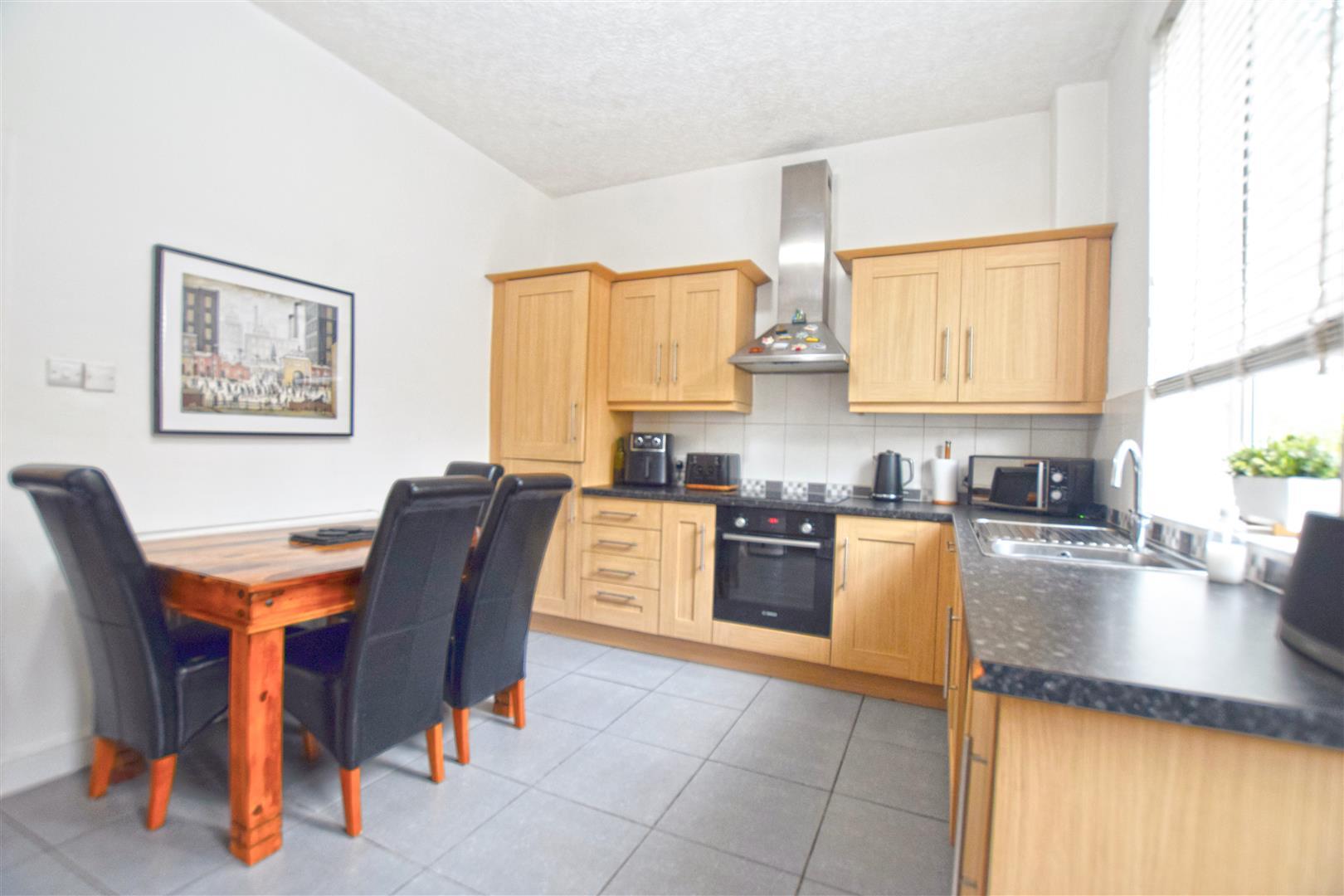 Property Image 37da87d2-1a0d-40b2-b15c-b9062e82ec11