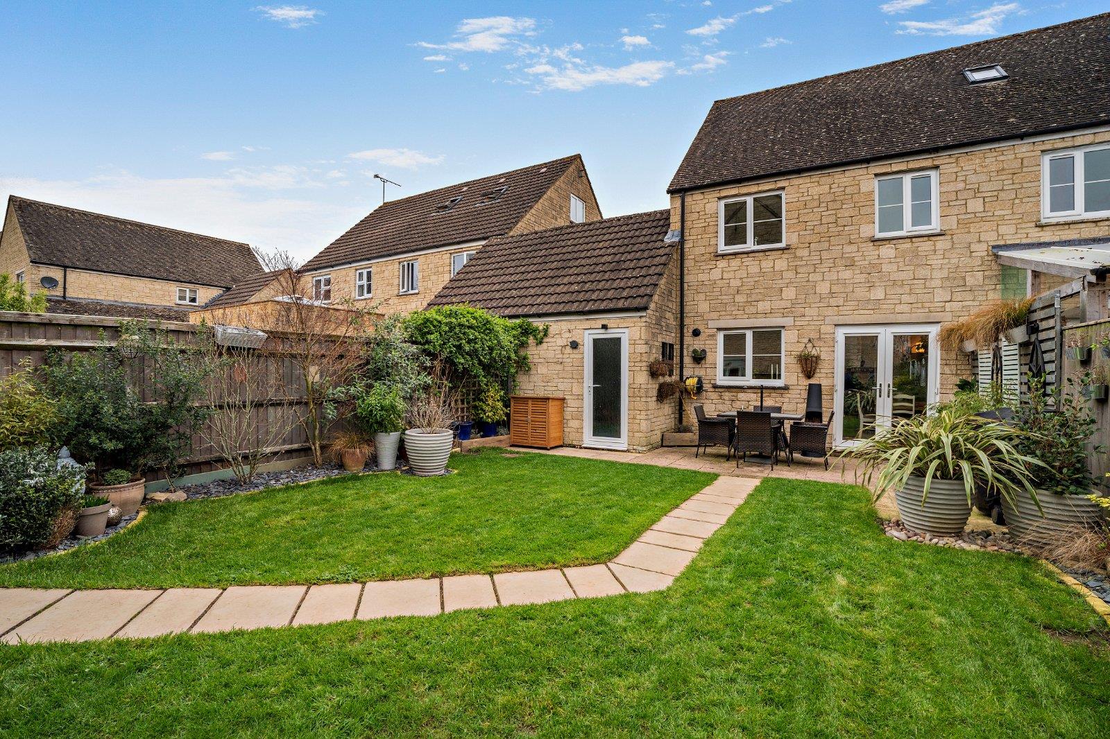 Property Image 37eb37de-c2d2-4c53-8832-f4b98308920f