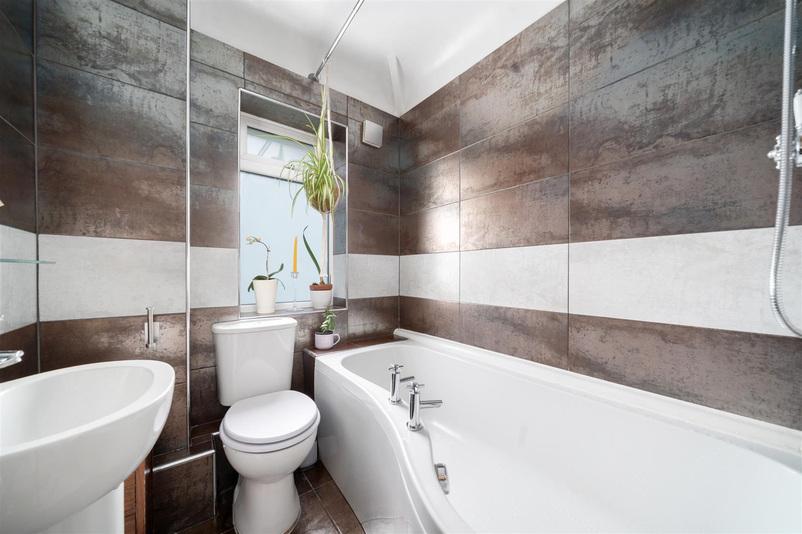 Property Image 37f622a0-d9bb-411d-b9a3-7b88e62eb6f0