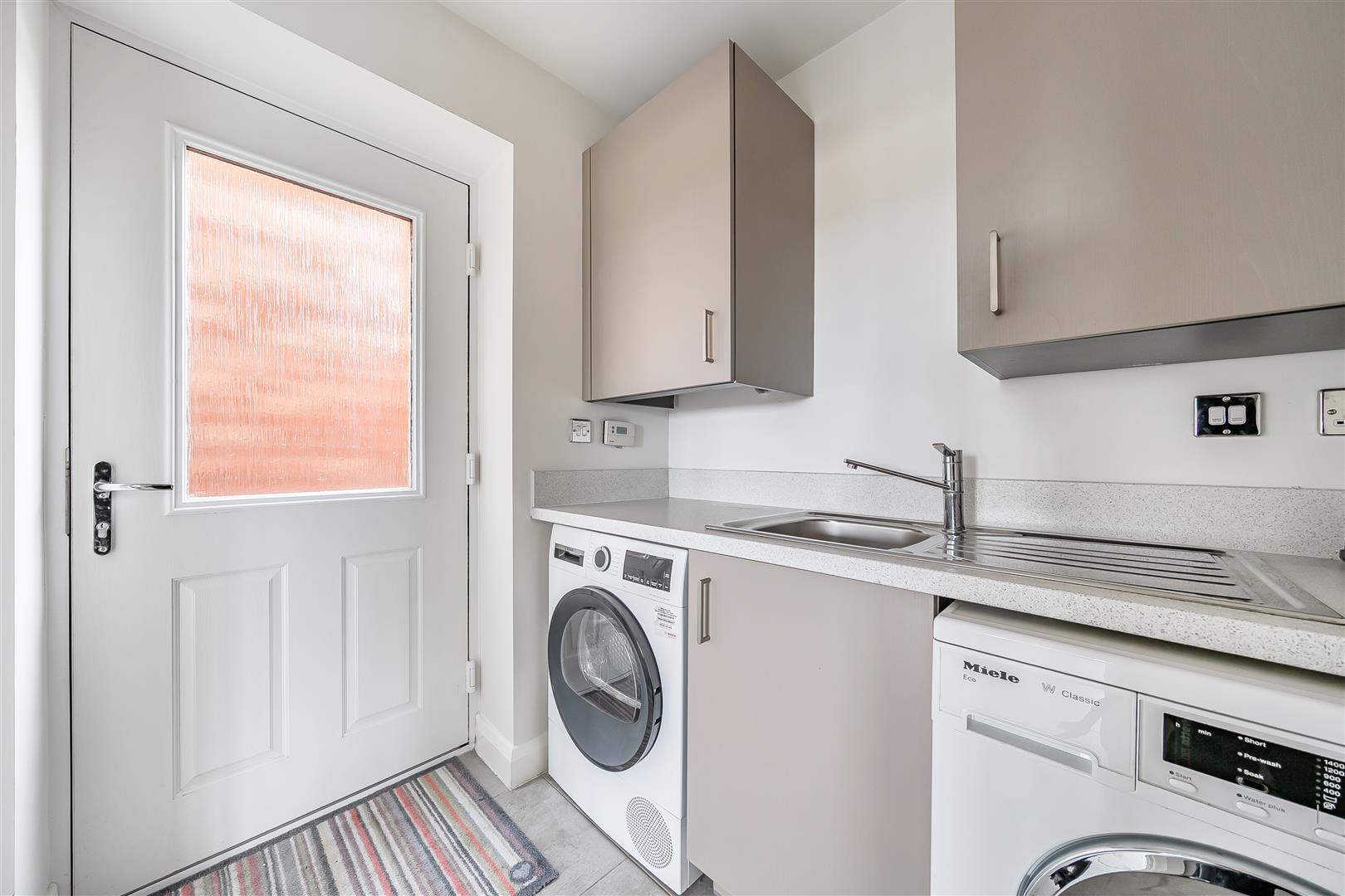 Property Image 38011a04-ce97-44d1-852f-9362bf8f41f5