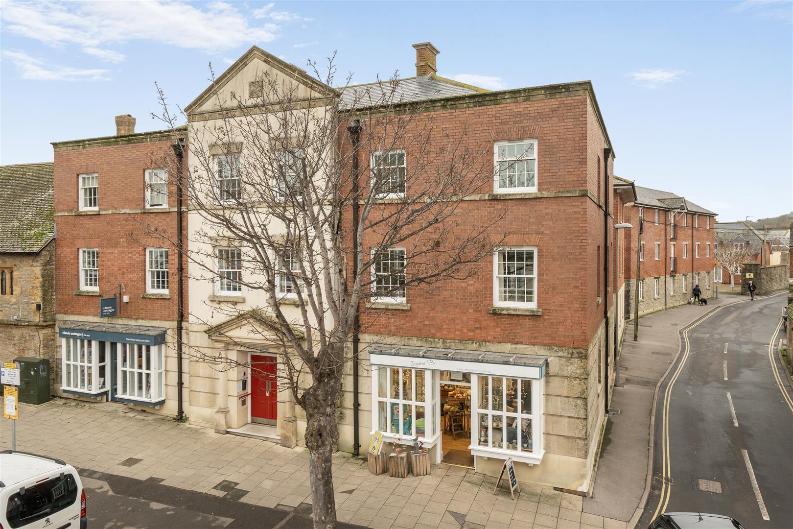 Property Image 383ffb5c-fbed-48d4-b172-fc6c29c8543c
