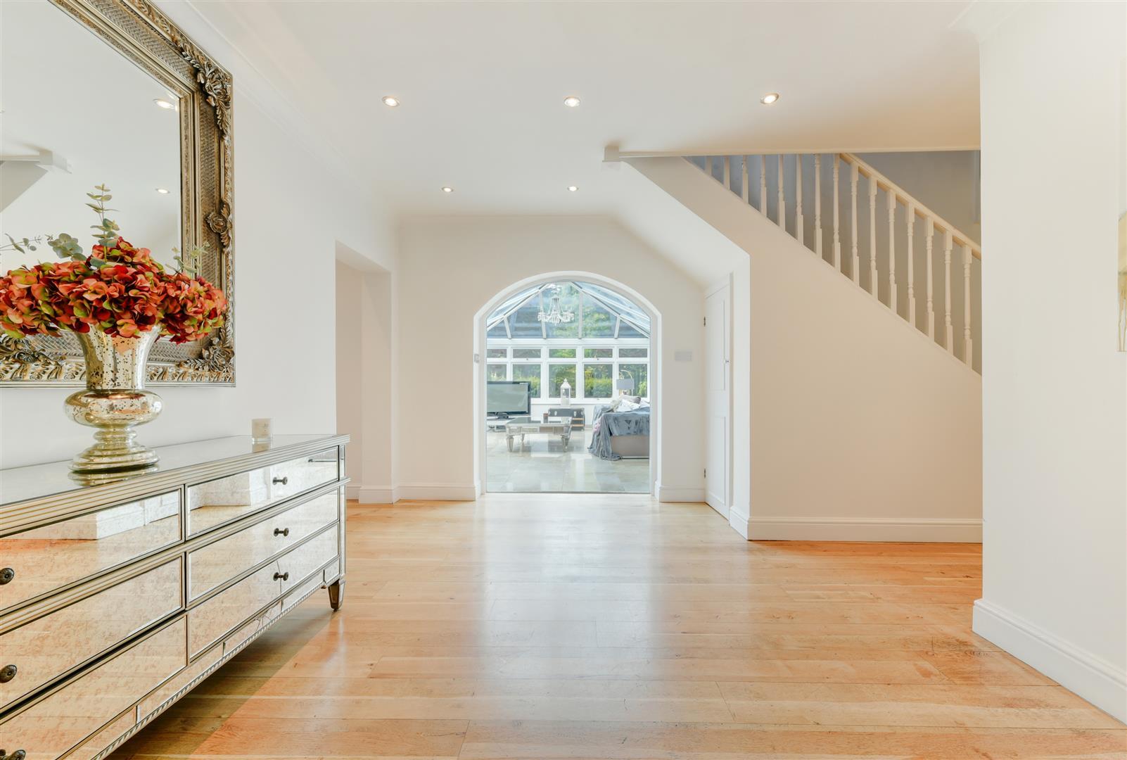 Property Image 38409217-6325-48db-a60d-e32ed8e7bd0a