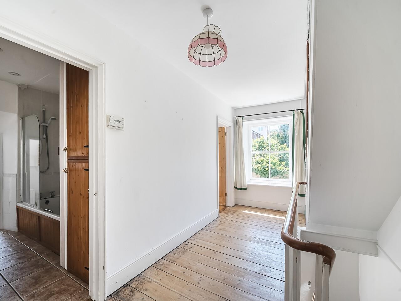 Property Image 3844e1ec-21b2-46d4-adc7-737cbc91c63d