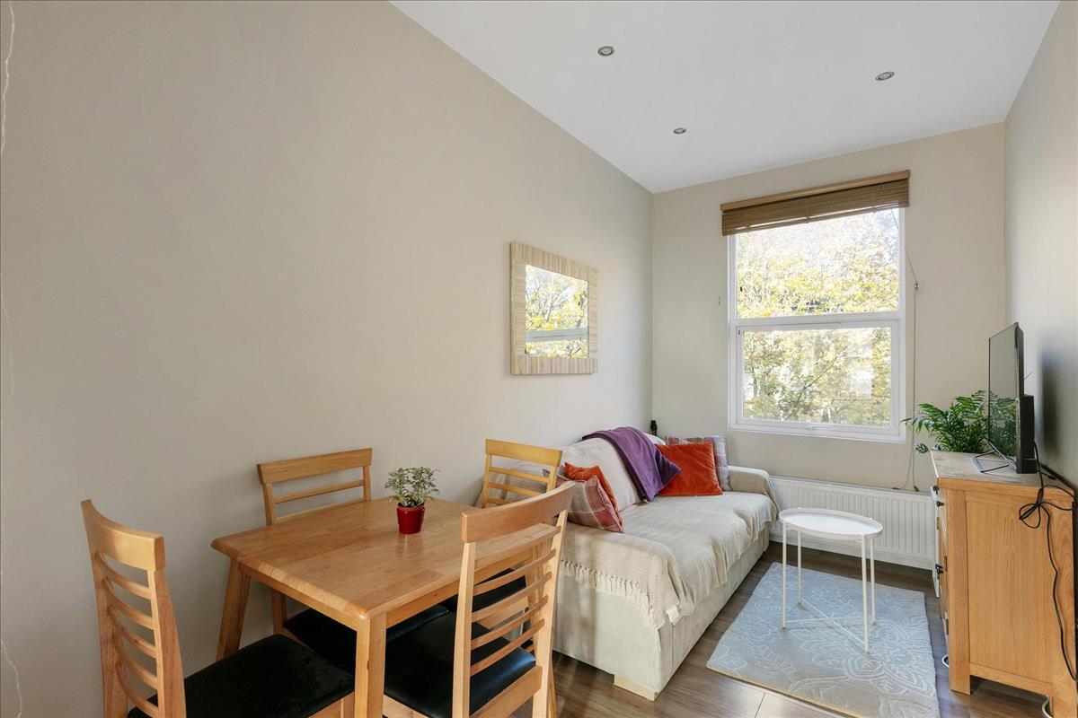 Property Image 3860f352-052c-4d74-9f7c-ecc27b7ee64a