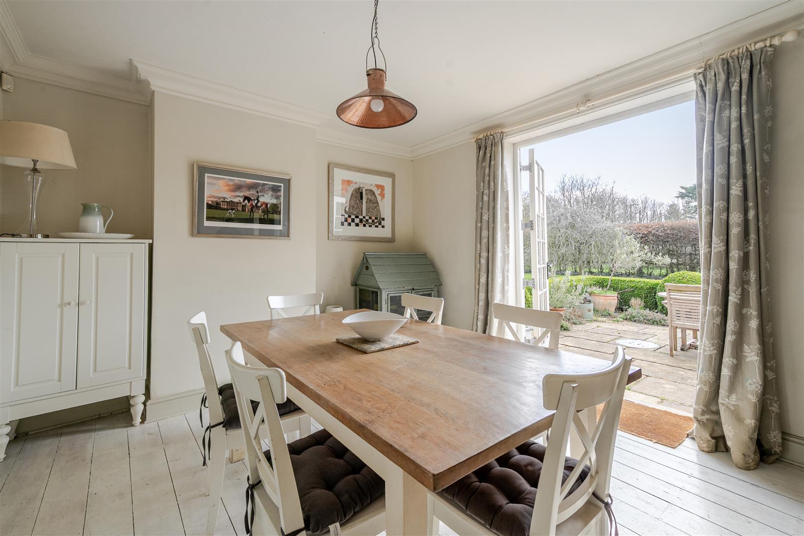 Property Image 38730295-e619-4f4a-ab25-36c3b127f2ce