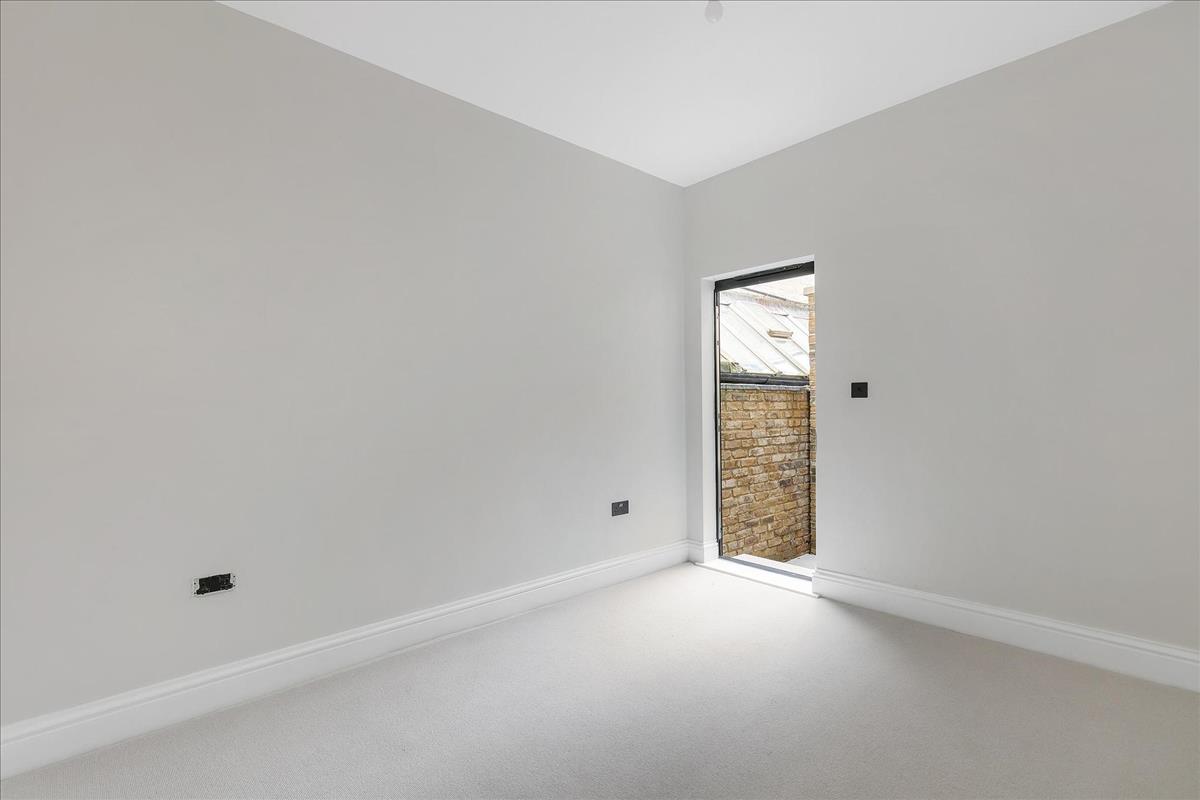 Property Image 38751412-cdd4-4ef1-adf8-85c2db888e10