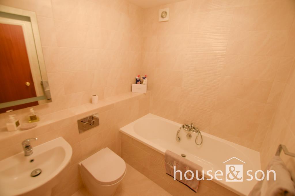 Property Image 38943526-8fd2-433c-b7ee-33bc9d249e0c