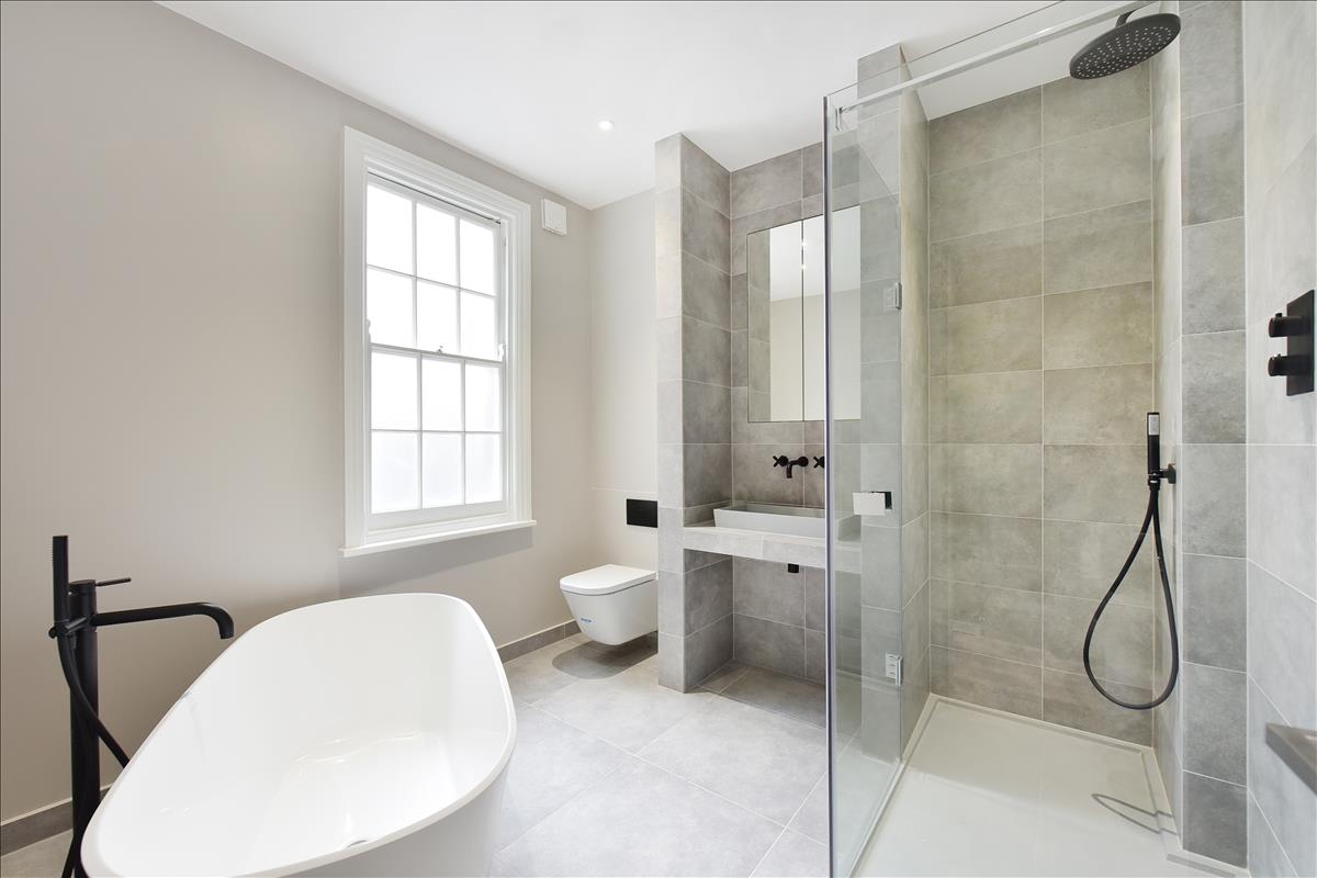 Stylish and modern three bed terrace conversion for let in Shoreditch
