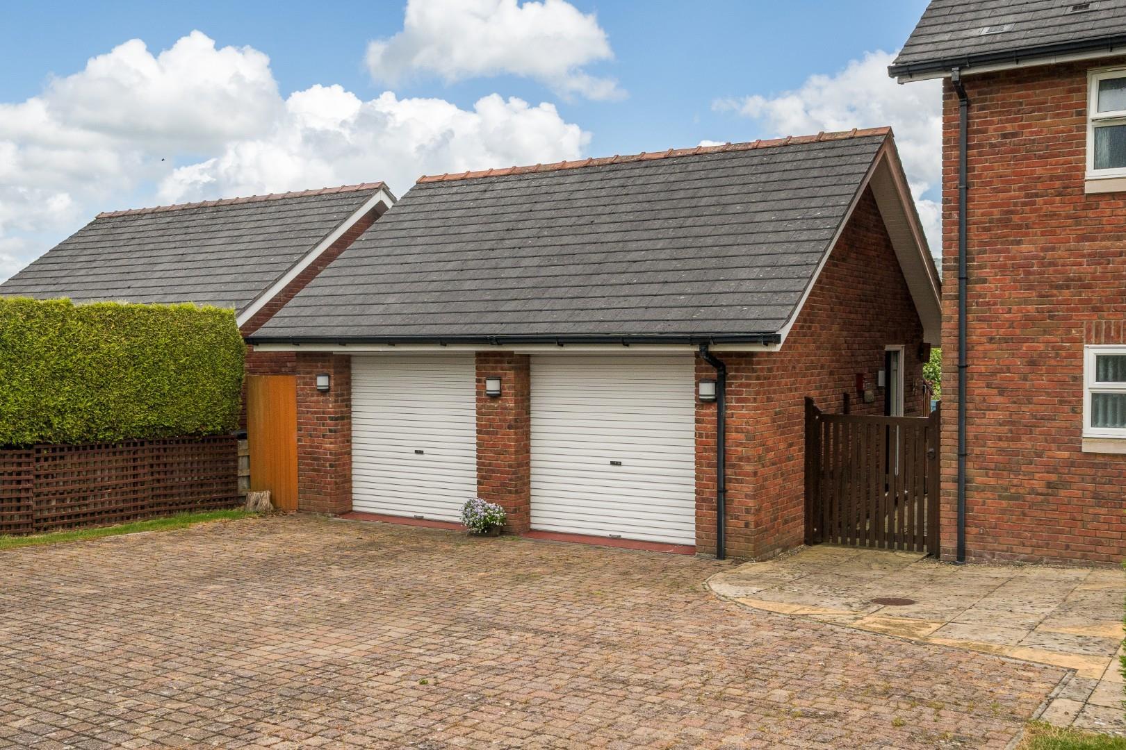 Property Image 38bc0df6-2ada-493d-a52b-91b6105e6d84