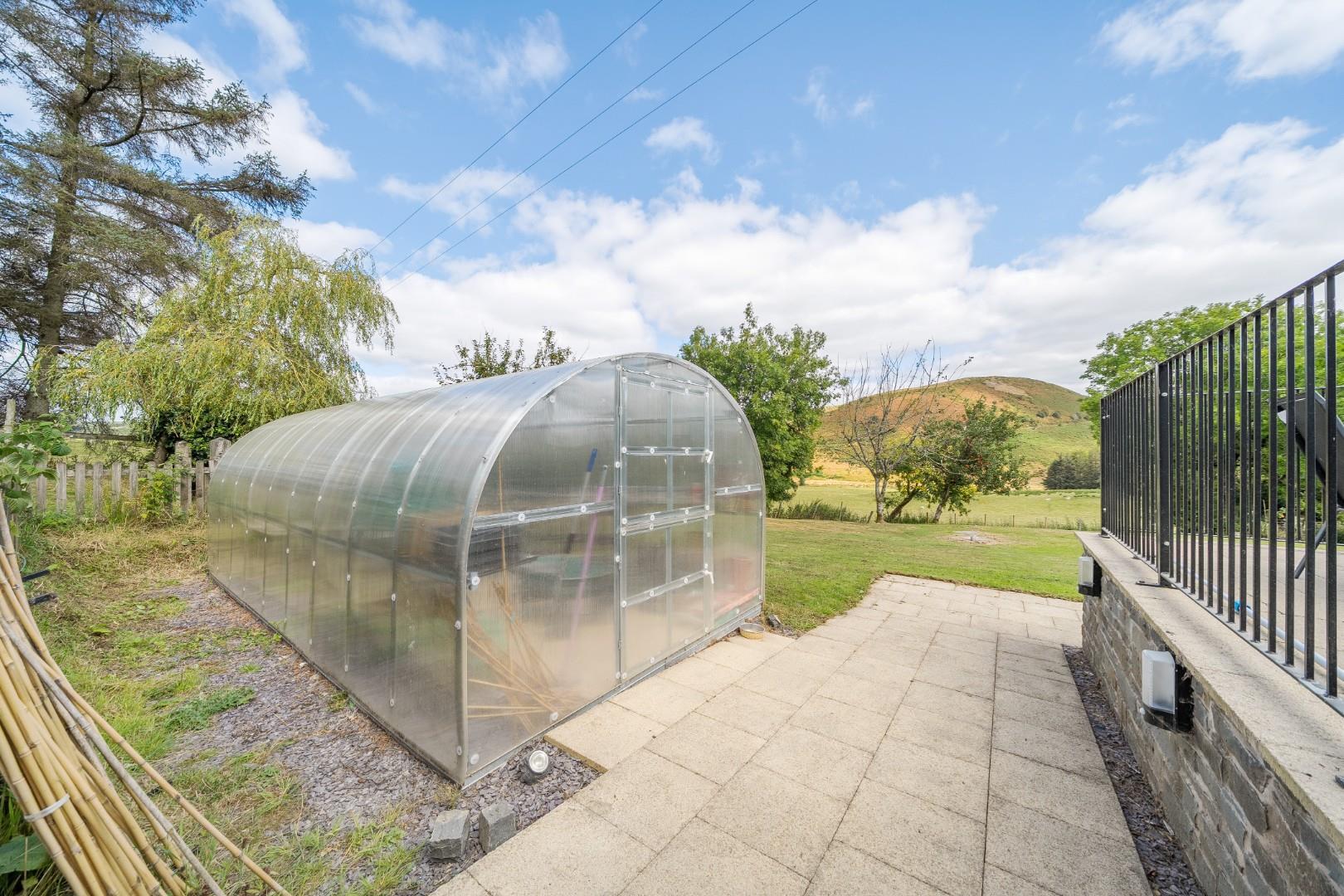 Property Image 38e276e7-0b58-447e-81d3-a6d3a2447d57