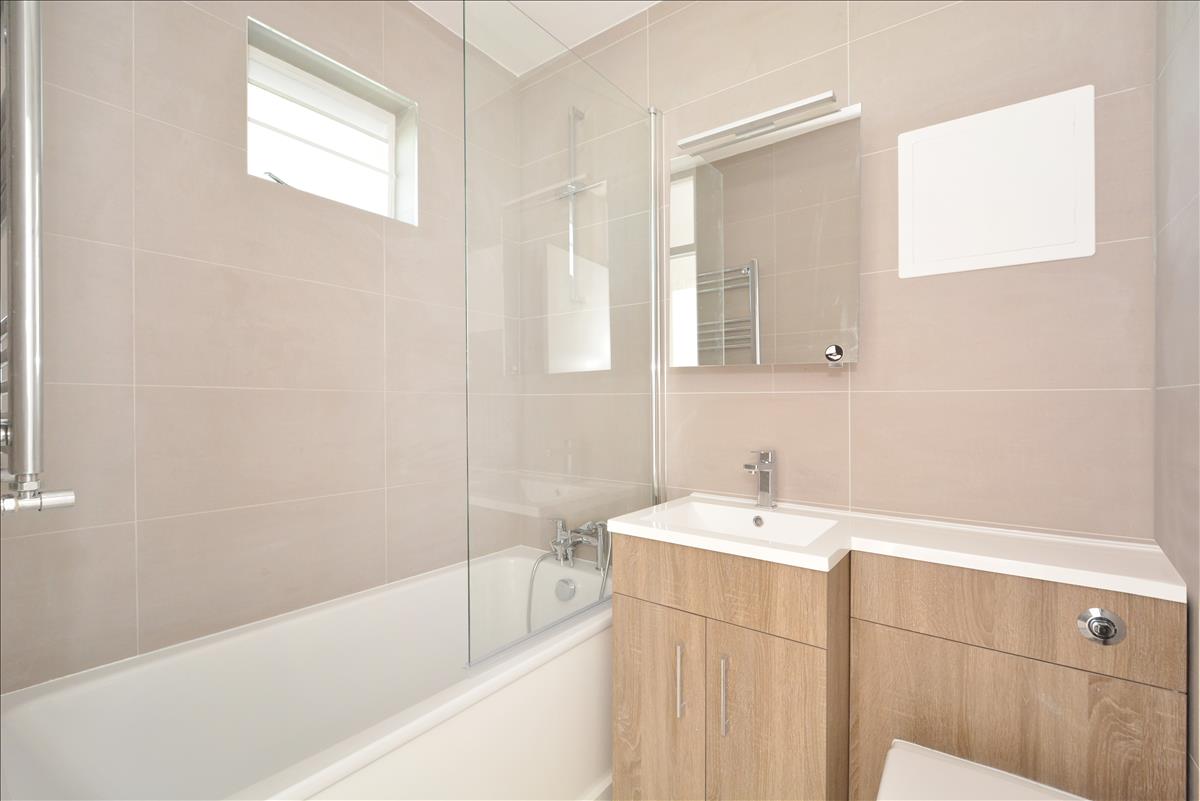 Property Image 38e36961-56db-44ce-a3d7-99a0d48a1f39