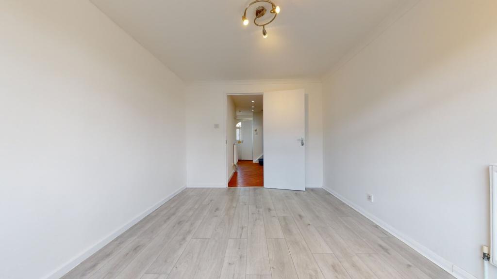 Property Image38f24a03-8a0b-48c8-b28b-dcd097f3d667