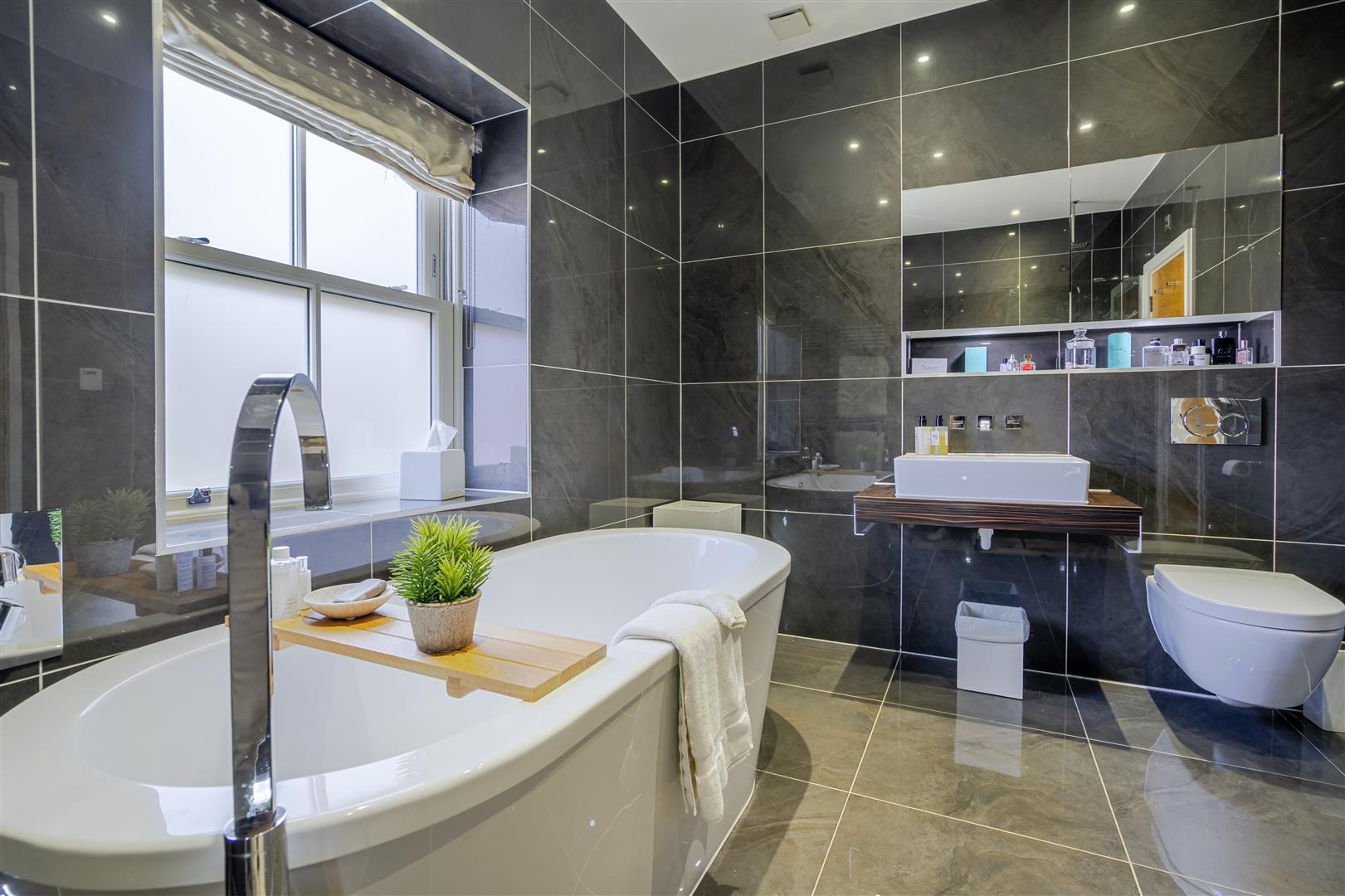Property Image 38f840fa-f354-46d0-bf50-a20dab7028d5