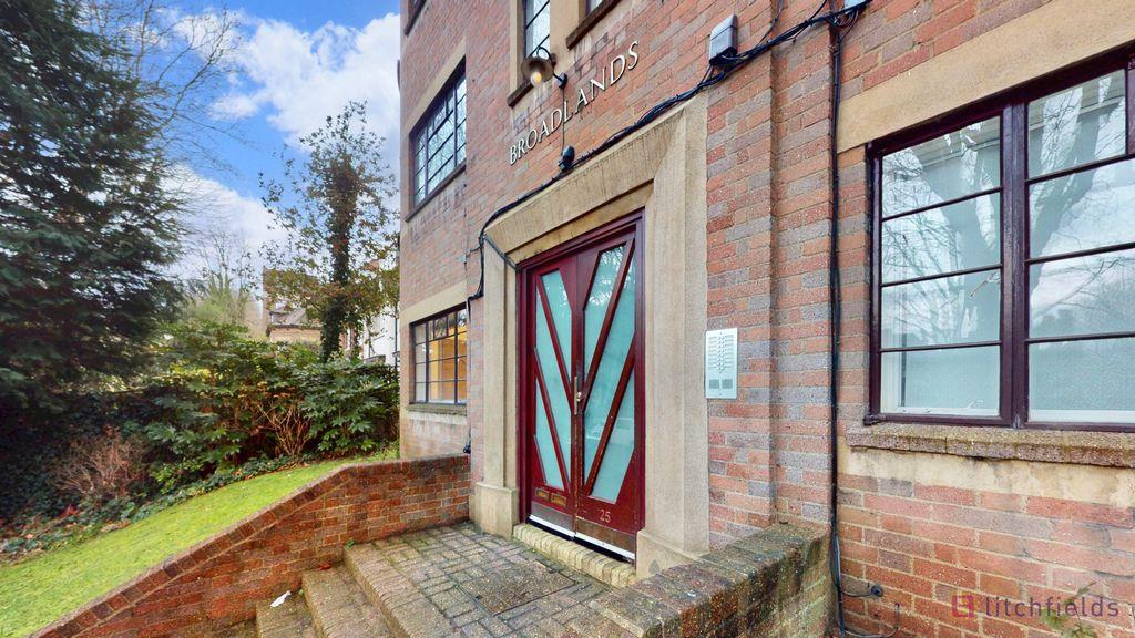 Property Image 38fb2722-6bd5-428b-89e0-34b55c103a39